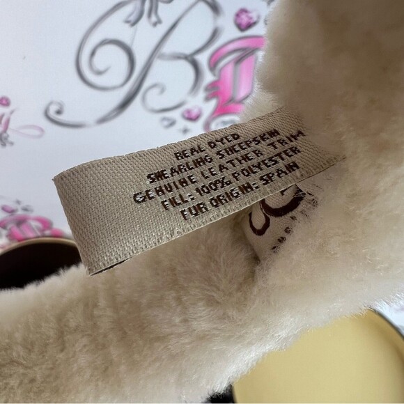 UGG earmuffs ear warmers Women\'s Shearling Earmuffs in Chestnut main image 10